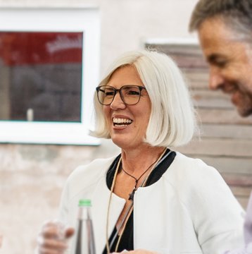 Potraitaufnahme Sabine Sauber, Gründerin des Unternehmens Neue Höfe